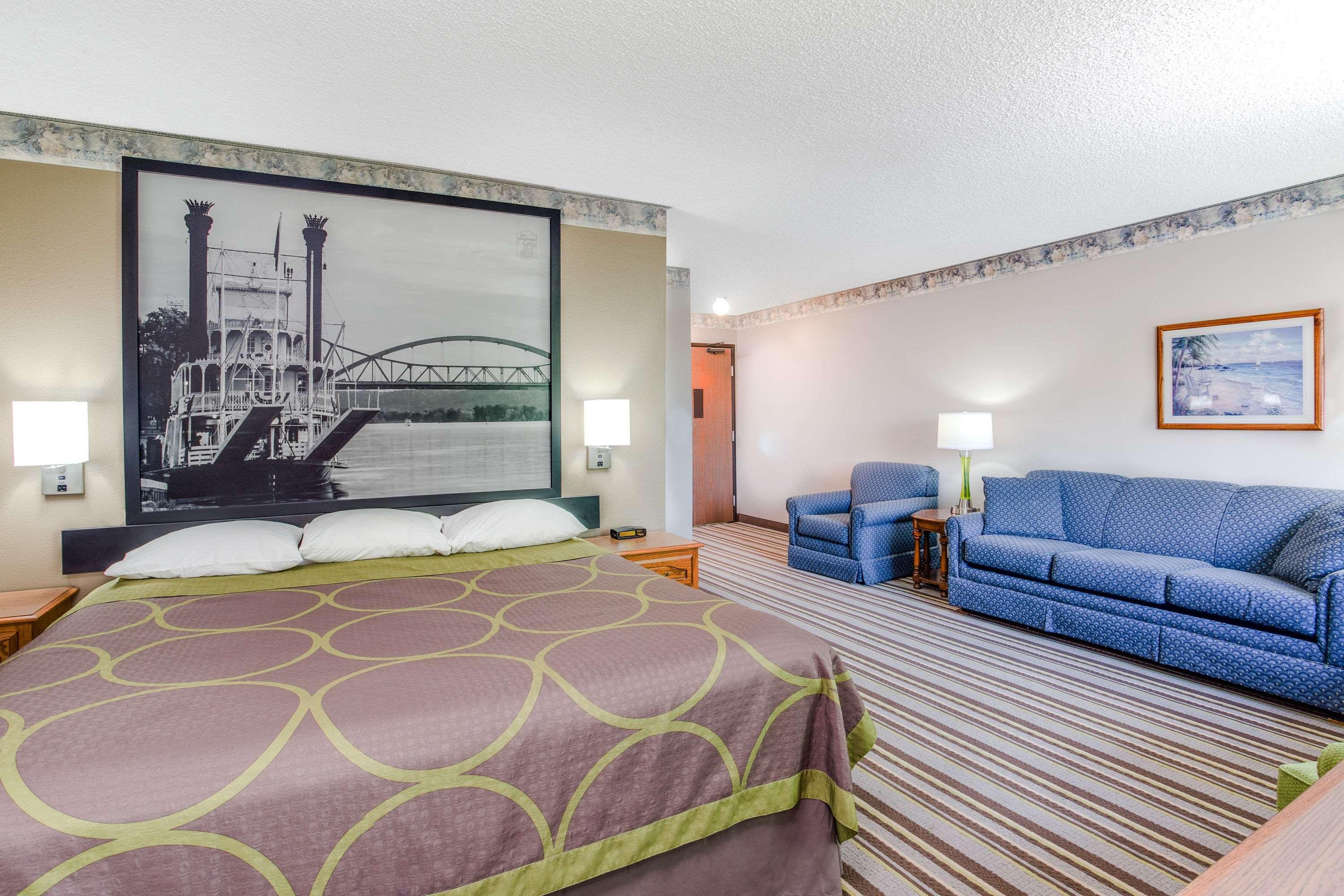 Super 8 By Wyndham Green Bay Near Stadium Екстериор снимка