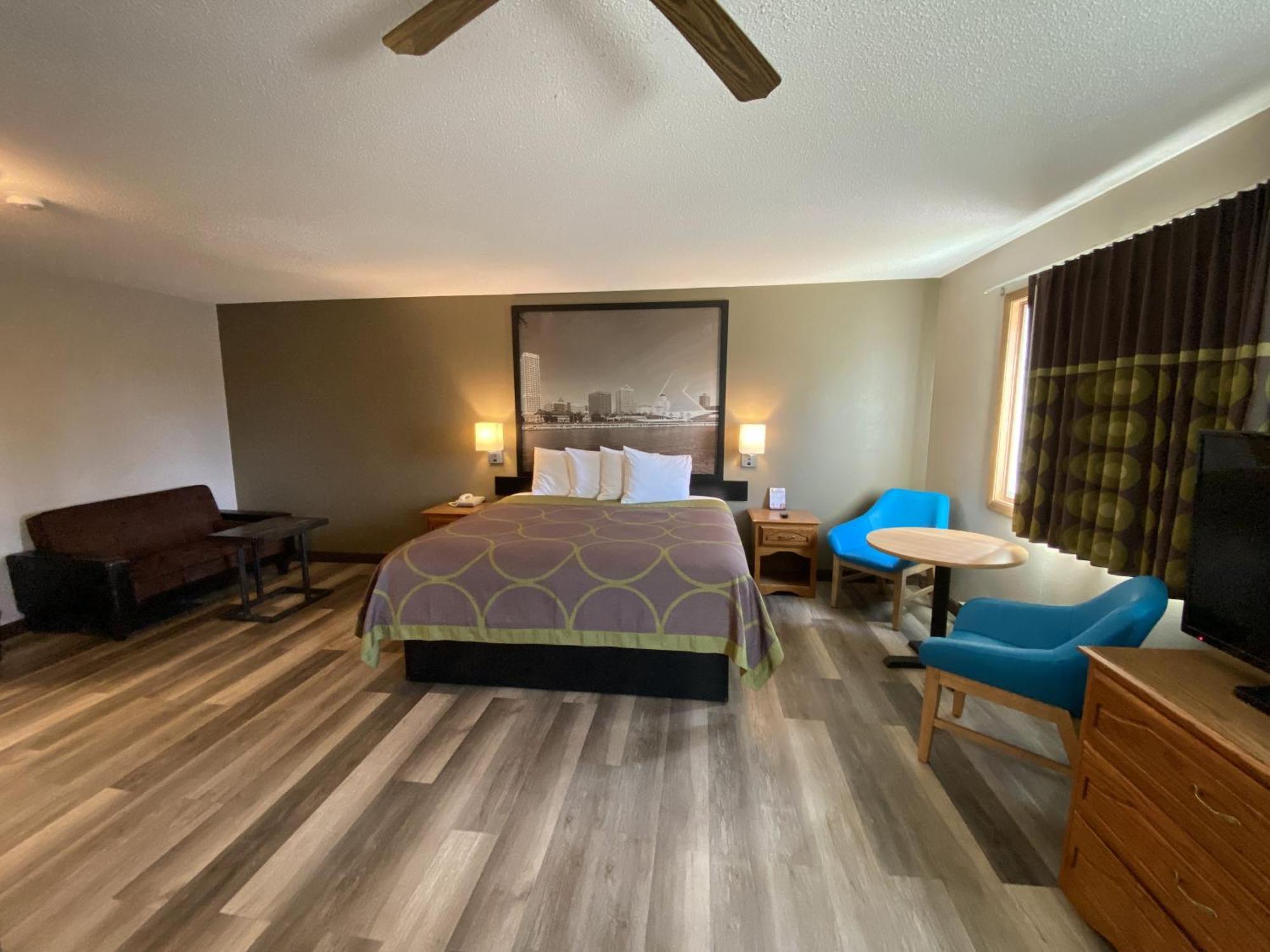 Super 8 By Wyndham Green Bay Near Stadium Екстериор снимка