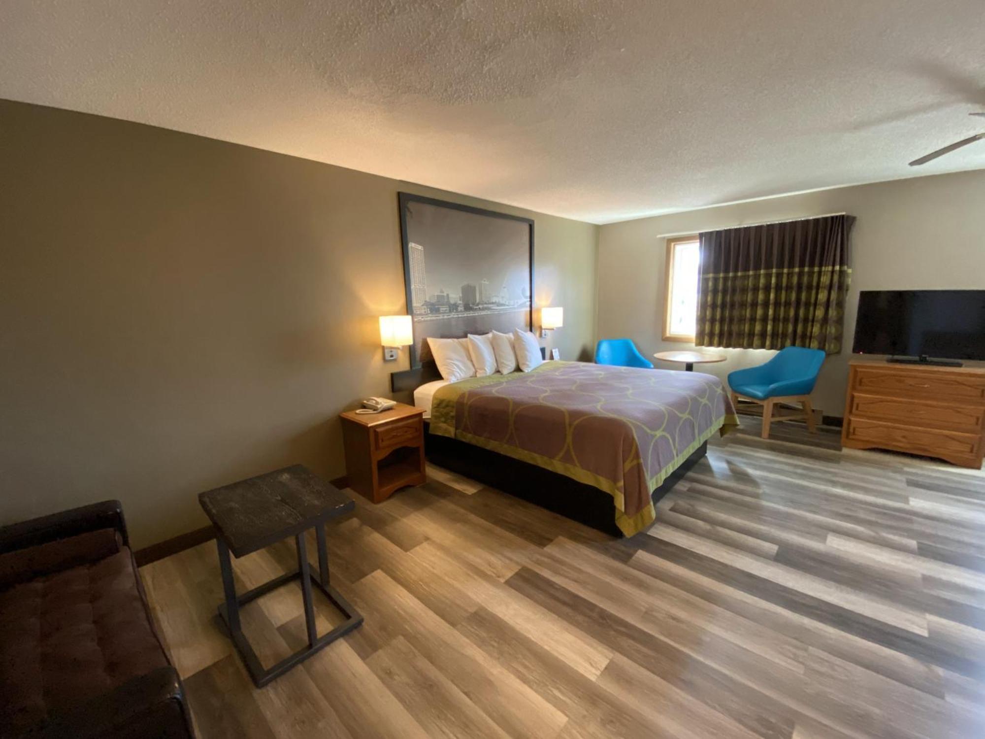 Super 8 By Wyndham Green Bay Near Stadium Екстериор снимка