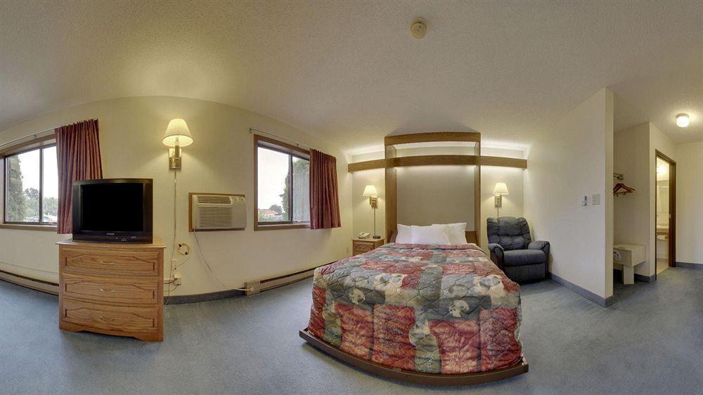 Super 8 By Wyndham Green Bay Near Stadium Екстериор снимка
